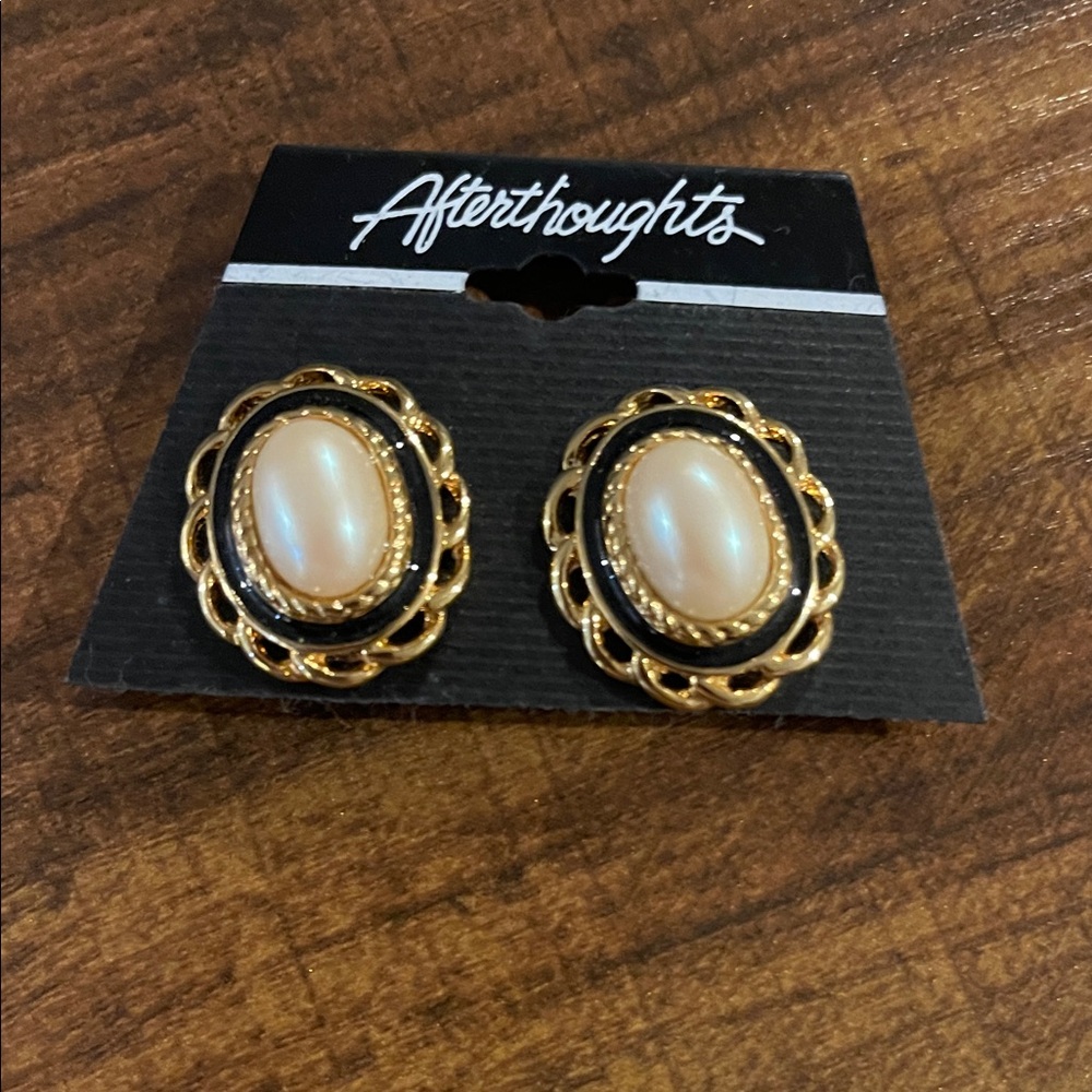 Gold and Cream Oval Earrings